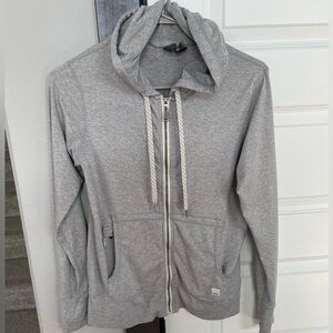 Vuori halo performance hoodie. Size XS